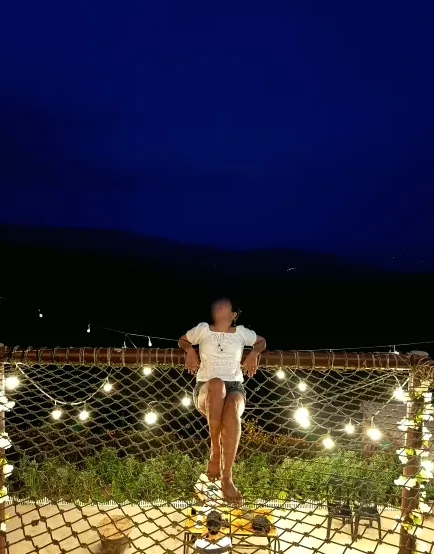 Montserrat, 28 años